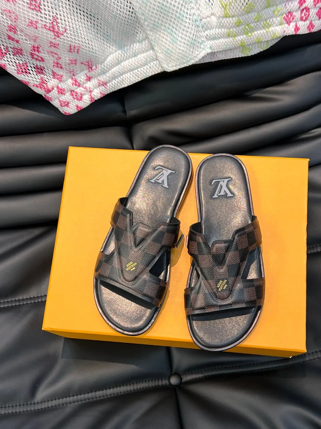 Louis Vuitton papucs